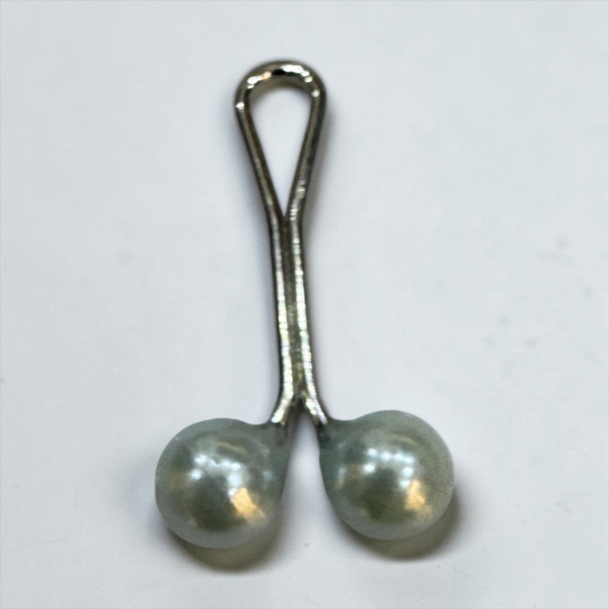 Elegant Twin Pearl Scarf Pins